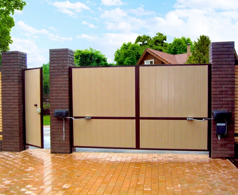 Распашные ворота Alutech